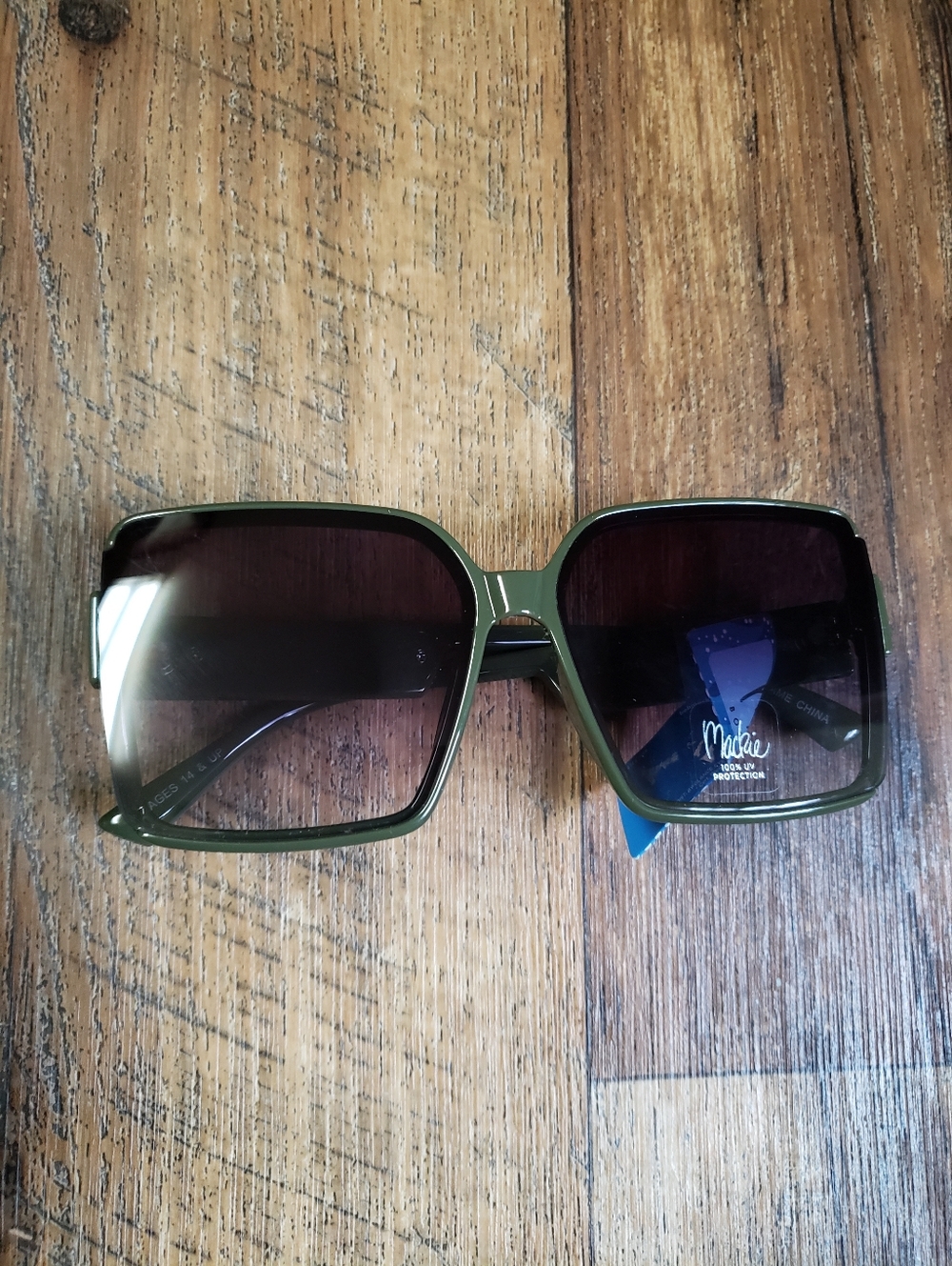 Bob Mackie Retro Square Over Sized Sunglasses/Olive Green